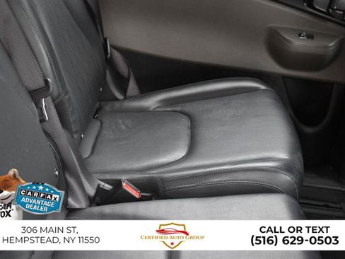 Used 2025 Kia Carnival FWD image 28