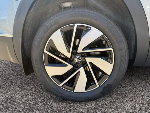 New 2026 Volkswagen Atlas SEL image 14