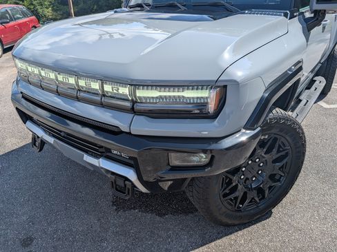 Used 2025 GMC Hummer EV 2X AWD/4WD image 13