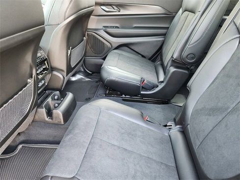 New 2025 Jeep Grand Cherokee L Altitude image 19