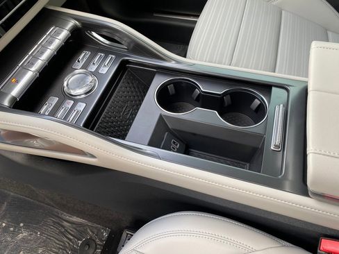 New 2026 Lincoln Nautilus Reserve AWD/4WD image 38