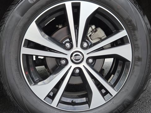 Used 2023 Nissan Sentra SV FWD image 9