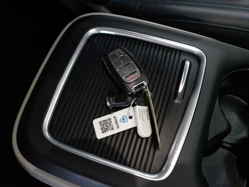 Used 2021 Chrysler Pacifica Touring-L w/ Uconnect Theater Family Group AWD/4WD image 63