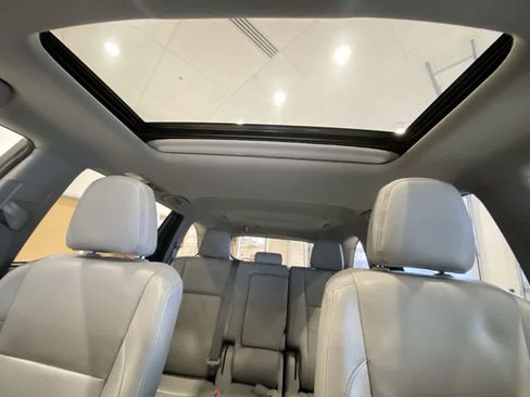 Used 2018 Toyota Highlander XLE image 26