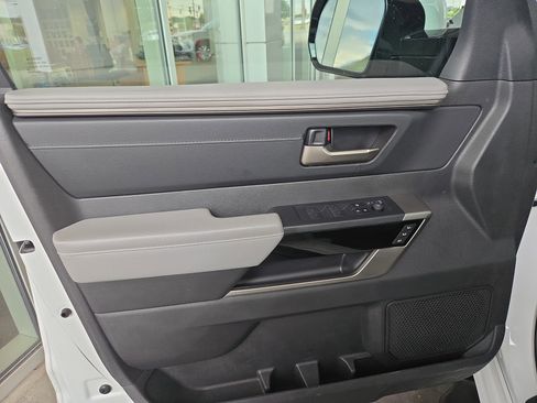 Used 2024 Toyota Tundra Limited image 10