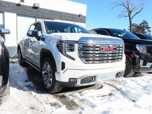 Used 2022 GMC Sierra 1500 Denali w/ Denali Reserve Package image 3