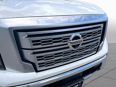 Used 2021 Nissan Titan Platinum Reserve w/ Off Road Protection Package AWD/4WD image 29