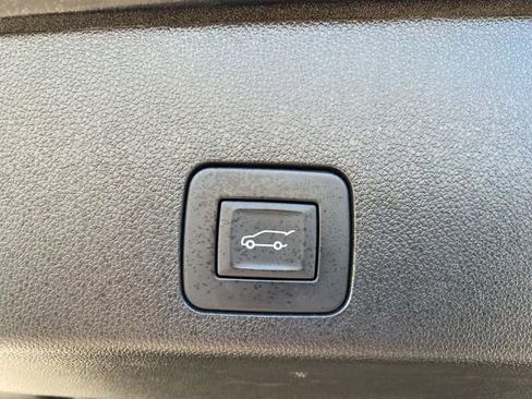 Used 2023 Buick Encore GX Select w/ Sport Touring Package AWD/4WD image 35