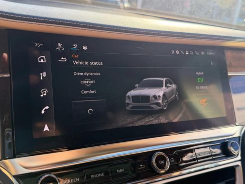 Used 2025 Bentley Flying Spur Plug-In Hybrid AWD/4WD image 20