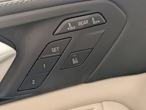 Used 2020 BMW X7 xDrive40i image 11