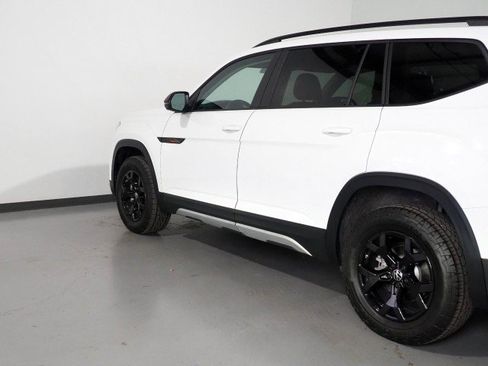 Used 2025 Volkswagen Atlas Peak Edition image 49