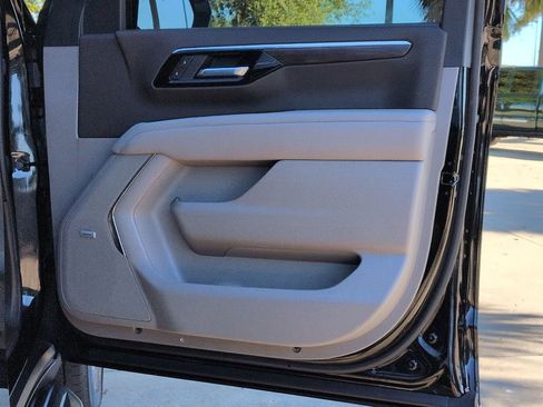 Used 2025 Chevrolet Tahoe LT w/ Comfort Package image 28