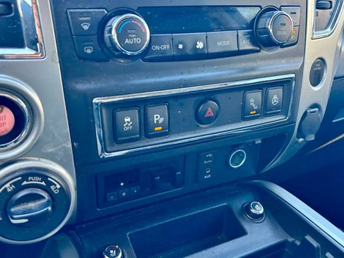 Used 2018 Nissan Titan PRO-4X w/ Pro-4x Convenience Package image 22