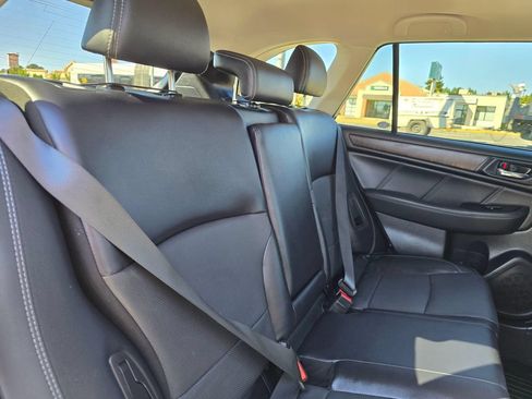 Used 2018 Subaru Outback 2.5i Limited AWD/4WD image 13