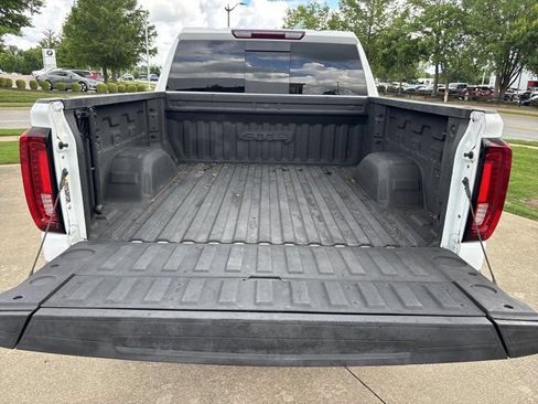 Used 2024 GMC Sierra 1500 AT4 w/ AT4 Premium Package AWD/4WD image 7