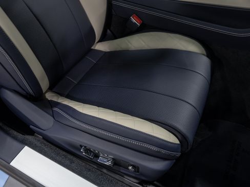 Used 2024 Bentley Continental GT V8 AWD/4WD image 70
