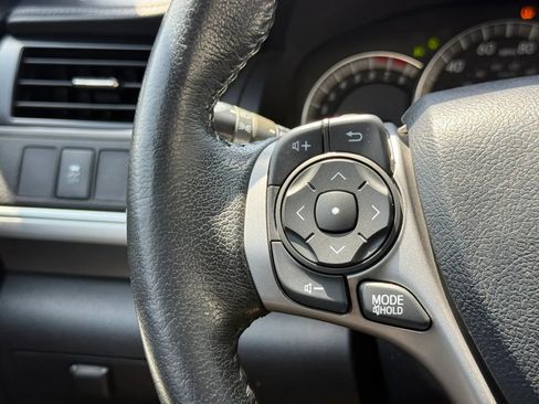 Used 2012 Toyota Camry SE FWD image 24