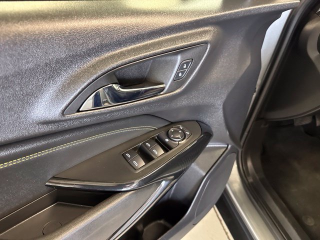 Used 2025 Chevrolet Trax LT FWD image 36