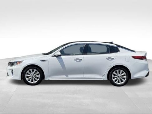 Used 2018 Kia Optima S w/ Panoramic Sunroof Package FWD image 2