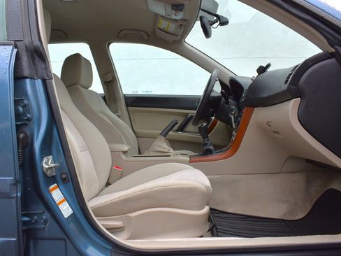 Used 2006 Subaru Outback 2.5i w/ Popular Equipment Group 1B AWD/4WD image 24