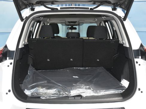 New 2026 Nissan Rogue SV w/ Cold Weather Package FWD image 24