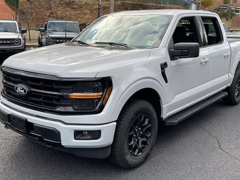 Used 2025 Ford F150 XLT w/ Equipment Group 301A Standard image 3