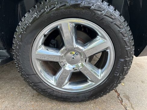Used 2013 Chevrolet Tahoe LTZ AWD/4WD image 5
