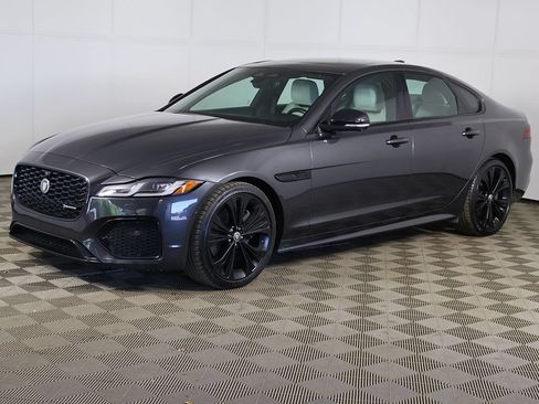 Used 2024 Jaguar XF R-Dynamic SE AWD/4WD image 10