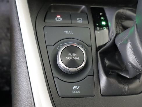 Used 2024 Toyota RAV4 XLE w/ Convenience Package AWD/4WD image 18