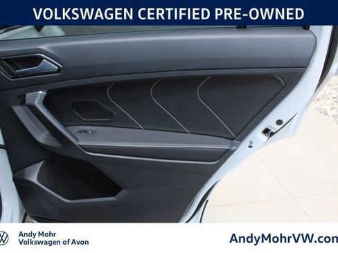 Used 2023 Volkswagen Tiguan SE AWD/4WD image 24