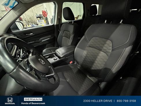 Used 2022 Nissan Pathfinder SV AWD/4WD image 26