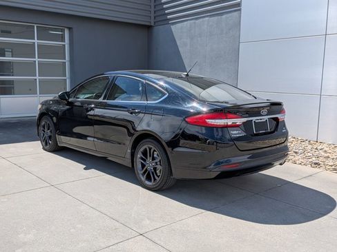 Certified 2018 Ford Fusion SE w/ Equipment Group 201A image 4