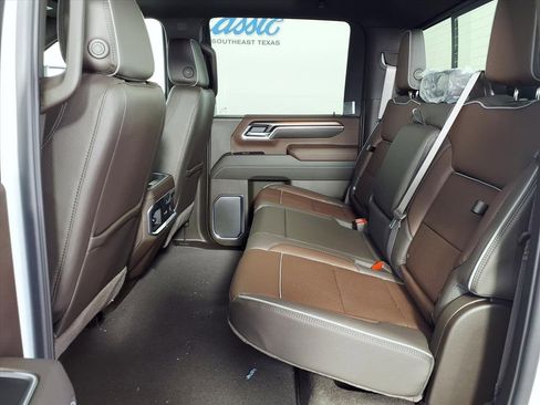 New 2026 GMC Sierra 3500 Denali w/ Denali Reserve Package image 9