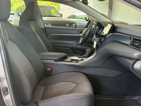Used 2024 Toyota Camry LE FWD image 28