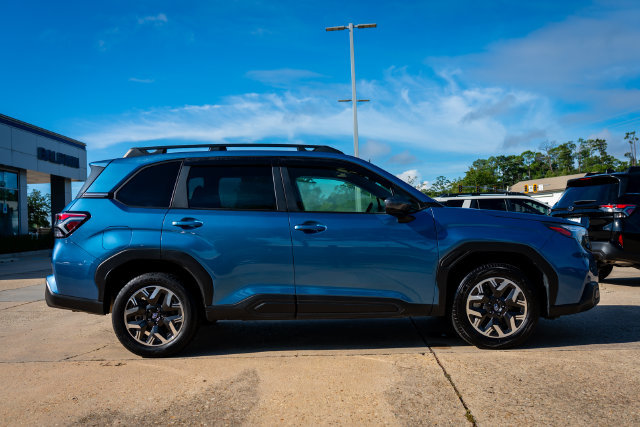 Certified 2025 Subaru Forester Premium AWD/4WD image 19