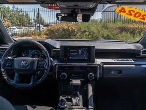 Used 2024 Toyota Tacoma SR5 AWD/4WD image 21