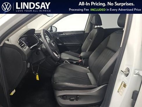 Used 2023 Volkswagen Tiguan SE w/ Panoramic Sunroof Package image 4
