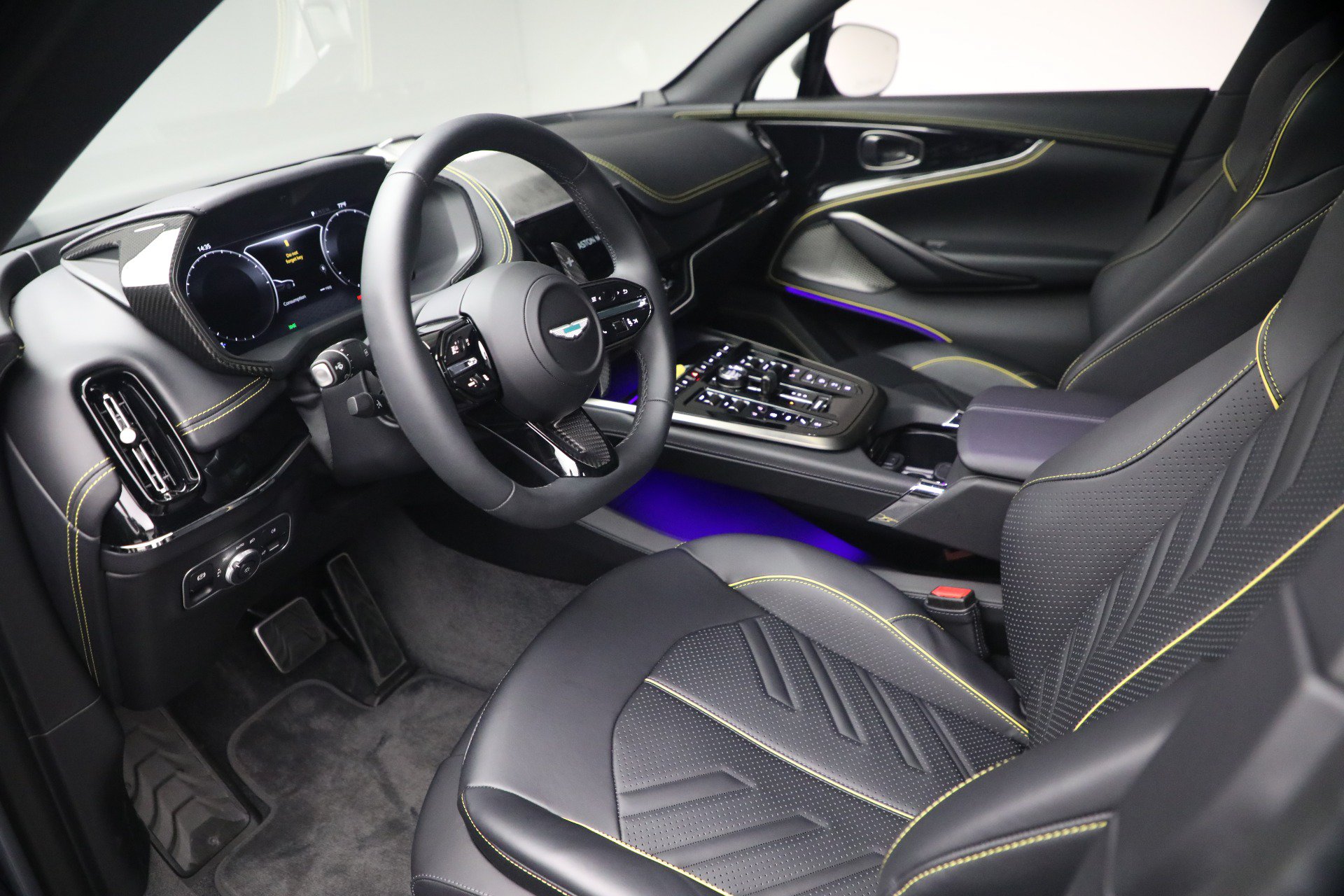 Used 2026 Aston Martin DBX S AWD/4WD image 13