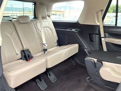 Used 2023 Ford Expedition Limited image 18