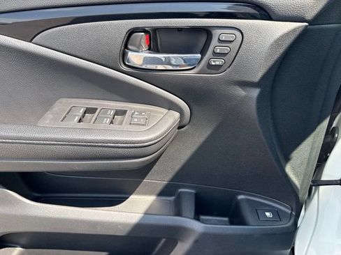 Used 2018 Honda Ridgeline RTL-E image 18