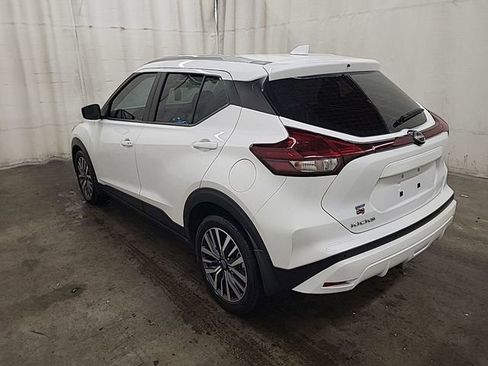 Used 2024 Nissan Kicks SV image 2