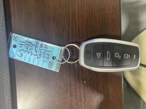 Used 2020 Jeep Compass Trailhawk image 23