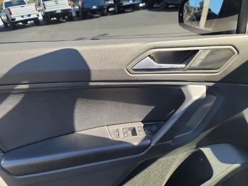 Used 2020 Volkswagen Tiguan S image 21