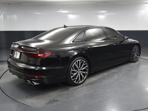 Used 2022 Audi S8 image 4