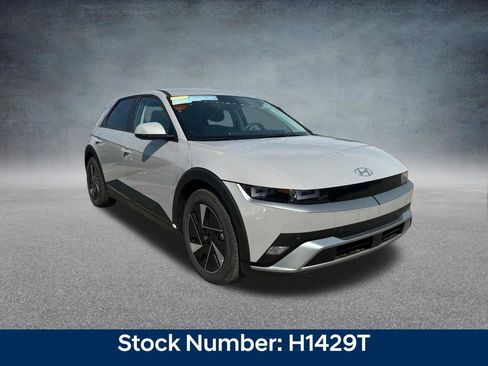 New 2025 Hyundai Ioniq 5 SE image 8