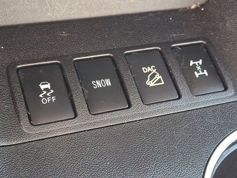 Used 2017 Toyota Highlander LE w/ Protection Package #3 AWD/4WD image 25