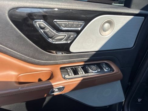 Used 2021 Lincoln Aviator Grand Touring w/ Equipment Group 302A AWD/4WD image 24