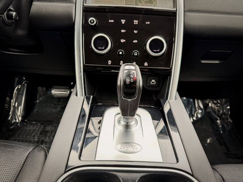 Used 2022 Land Rover Discovery Sport S image 21