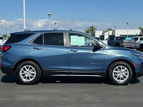 Used 2024 Chevrolet Equinox LS w/ LS Convenience Package FWD image 3