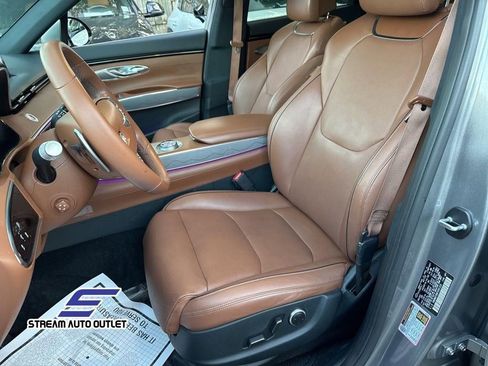 Used 2023 Genesis GV70 2.5T w/ Advanced Package image 15